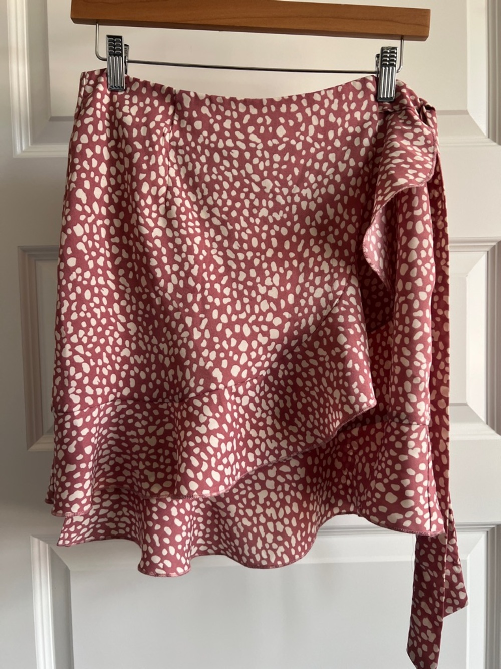 3/$25 NAGGOO Wrap Mini Skirt Ruffle Size Small Mauve